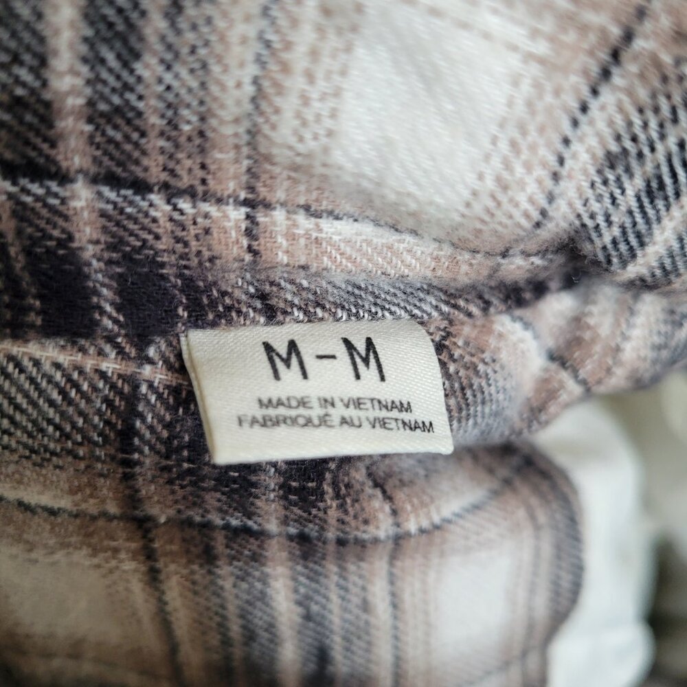 Urban Outfitters BDG Women’s Plaid Puffer Jacket (Size: Medium) - Picture 2 of 15
